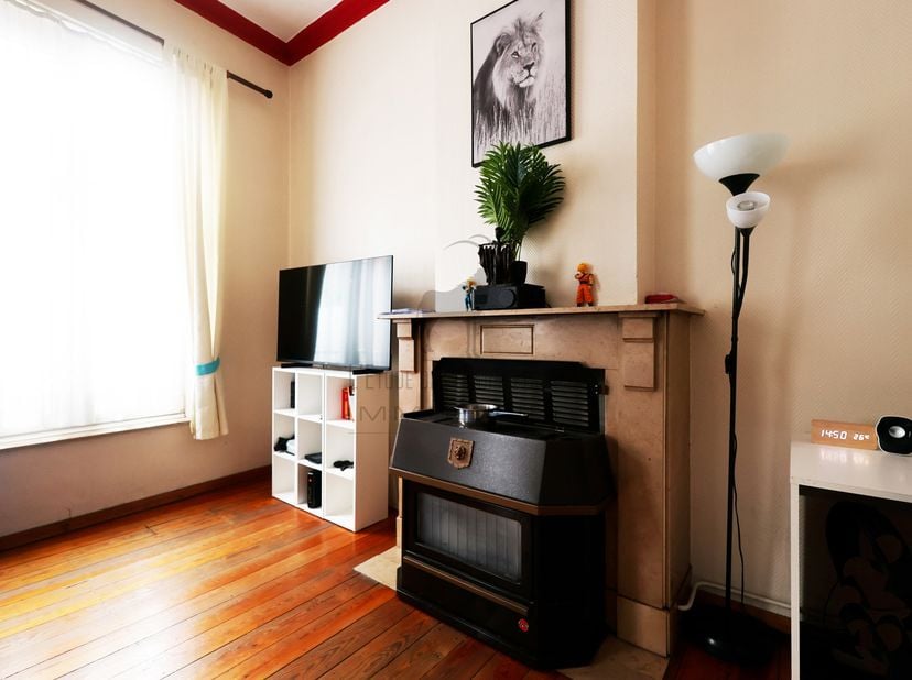 Référence Agence : v7170-341<br />
*** VISITE VIRTUELLE : https://envisite.net/vtour/fr/z9ok1m ***<br />
Situé en plein cœur de Dinant, cet immeuble d