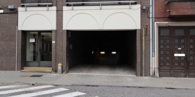 Garage à louer à Spoorwegstraat 53, 3800 Sint-Truiden