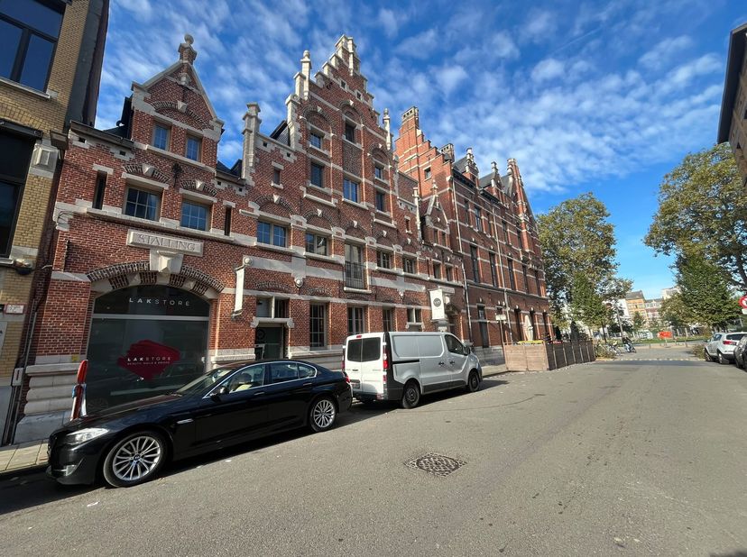 Bedrijfsvastgoed te huur in De Burburestraat 2A,
                    2000 Antwerpen