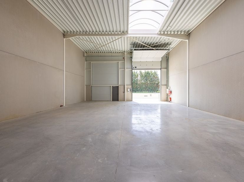 Bien professionnel à vendre
                    à 3720 Kortessem