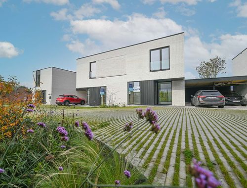                                         Woning te koop in Izegem, € 348.900
