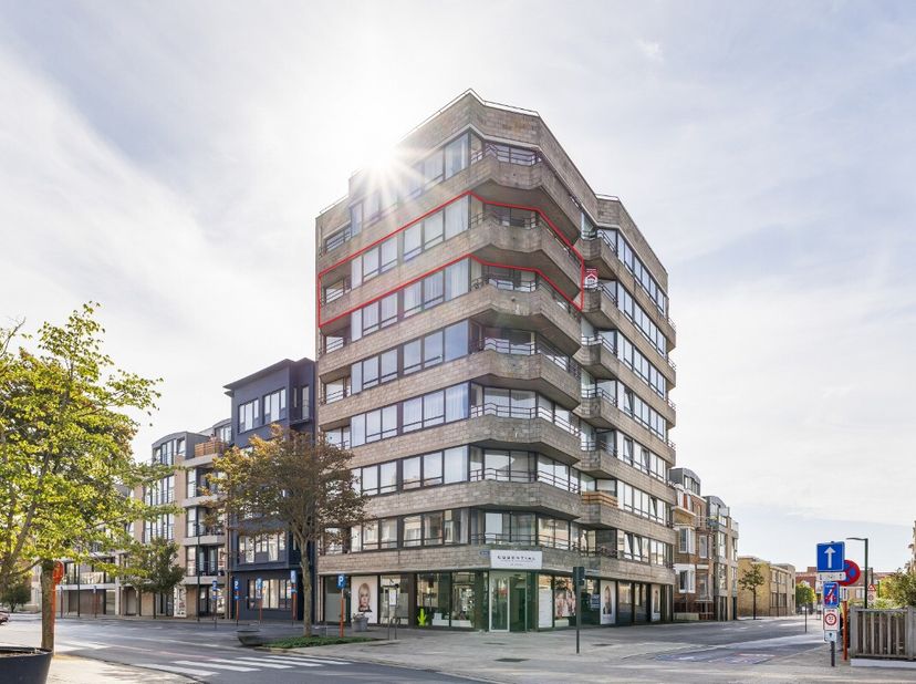 Appartement te koop in Verenigingstraat 1,
                    8660 De Panne