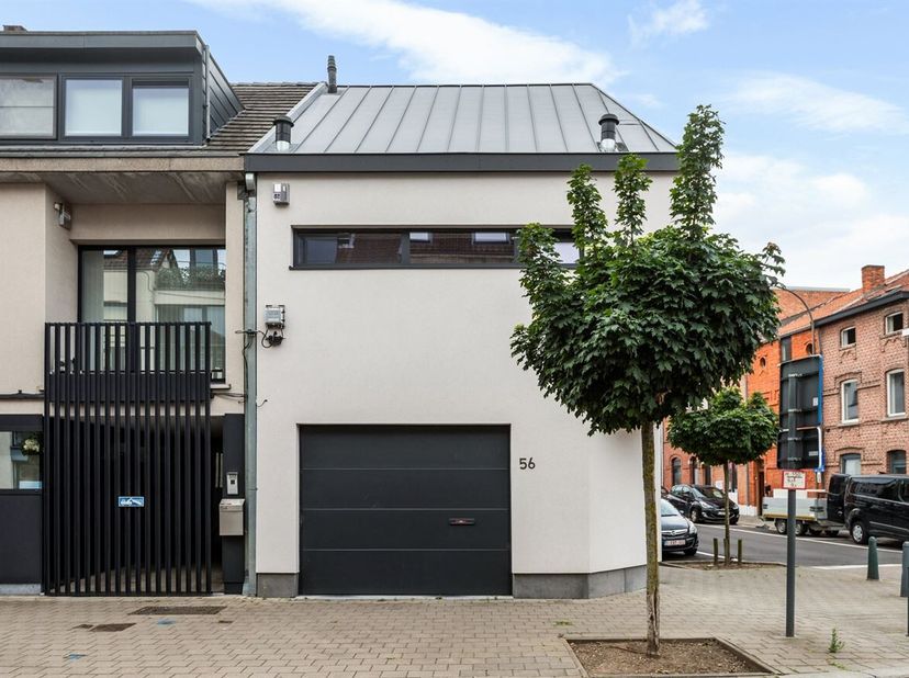 Cette maison située sur l'Oude Kuringerbaan a été entièrement démantelée et rénovée en profondeur en 2020, tant sur le plan architectural que techniqu