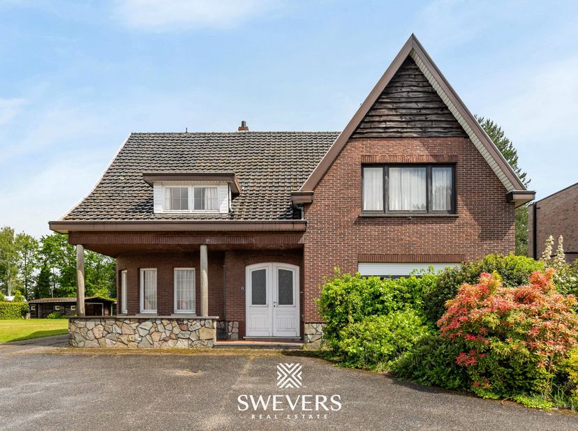 Voor meer info en fotos, surf naar www.swevers.be  Op Tessenderlosesteenweg 172 in Paal vindt u deze open bebouwing uit 1963 op een ruim perceel van 8