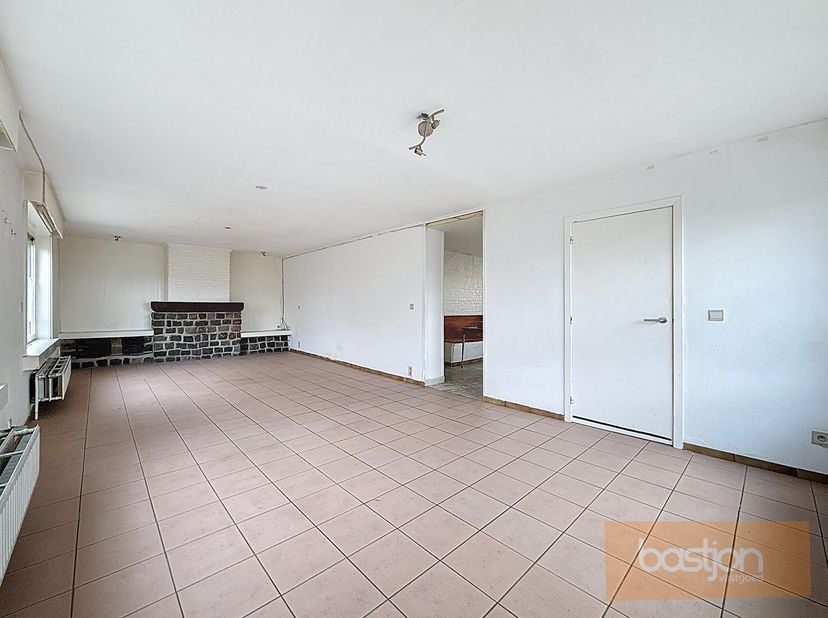 Op een uitzonderlijk rustige locatie, pal aan de Leie, bevindt zich deze woning. Een ideale plek voor wie houdt van rust en natuur.&amp;nbsp;<br />
<br />
