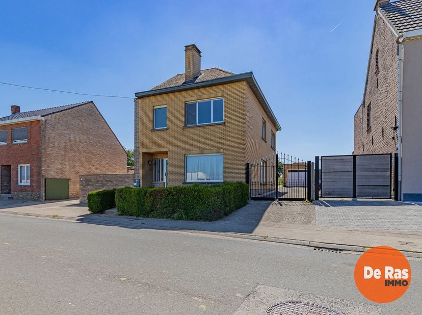EERSTE BEZOEKDAG ZATERDAG 18/07 VAN 10UT TOT 14U (enkel op afspraak!)<br />
OORDEGEM - Deze goed onderhouden woning is landelijk gelegen met een prach