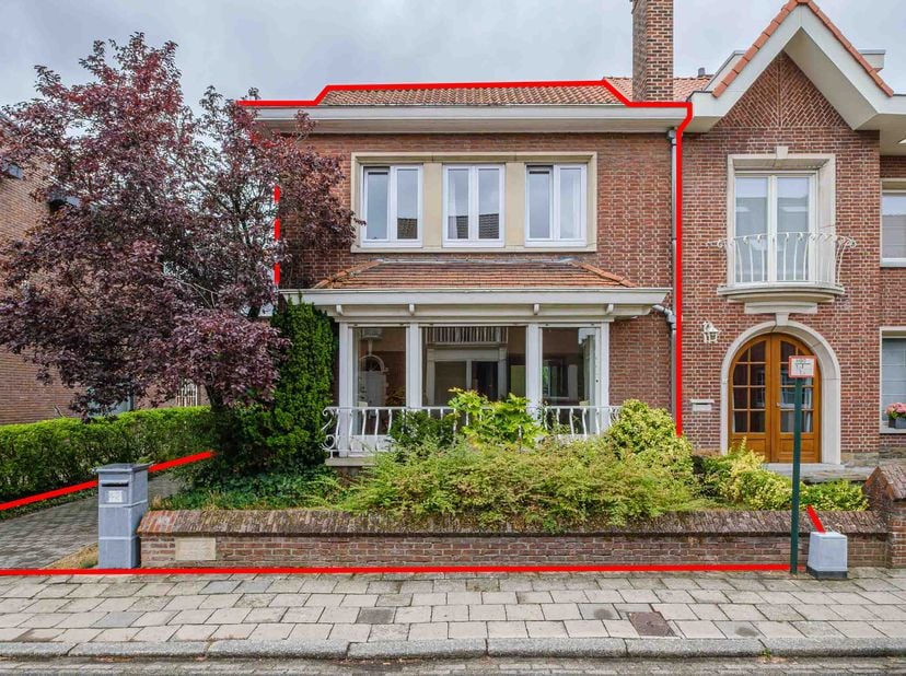 CHARMANTE WONING NABIJ HET VRIJBROEKPARK - <br />
<br />
Gekadastreerd, afdeling 12404 Mechelen (4e Afd.), sectie F nummer 0678B3P0000.<br />
Halfopen