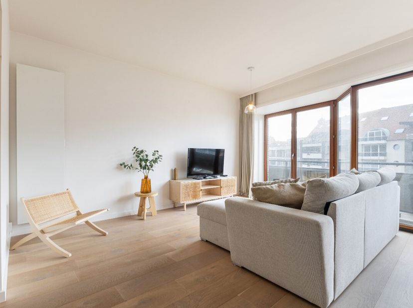 Knokke-Heist: Appartement rénové à vendre avec 1 chambre, emplacement de choix à Heist!Découvrez cet appartement entièrement rénové dune chambre, situ