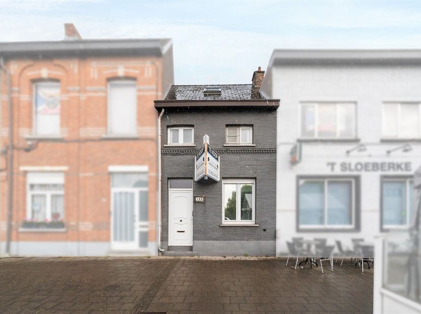 Charmante instapklare starterswoning met 3 slaapkamers, vlak bij Recreatiedomein De Schorre. <br />
De geadverteerde prijs is een vanaf prijs<br />
Hi