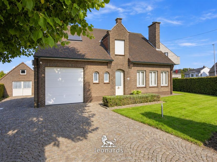 Huis te koop in Schoolstraat 2A,
                    8791 Beveren