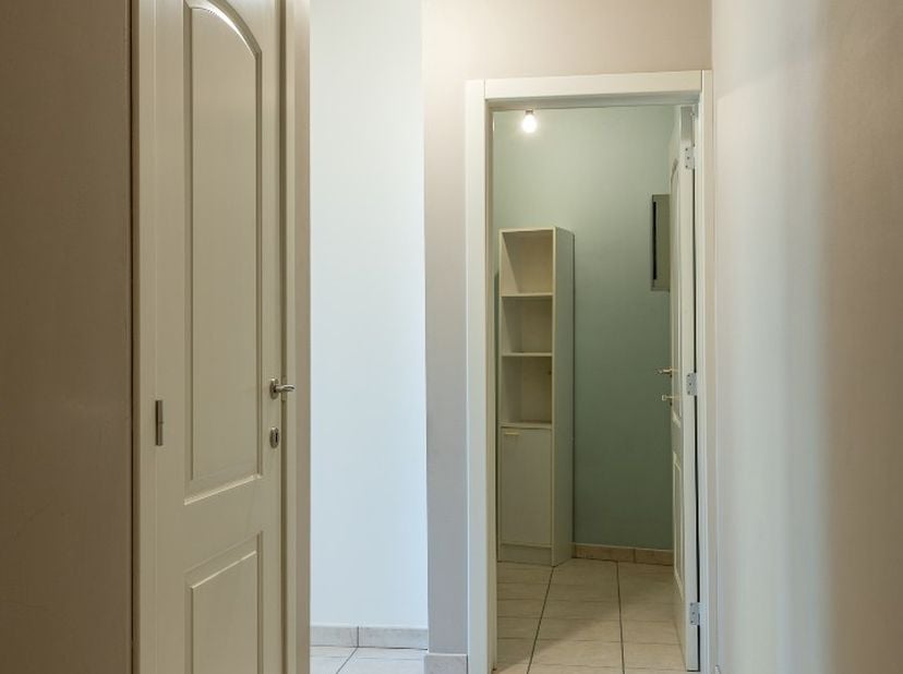 Instapklaar appartement in Peer-Centrum te koop!<br />
<br />
Troeven:<br />
- Volledig instapklaar<br />
- Stroom conform gekeurd in 2024<br />
- EPC