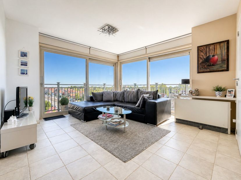 Appartement d’angle idéalement situé, bénéficiant d’un emplacement de premier choix, à distance de marche de la digue, de la rue commerçante, de la pr
