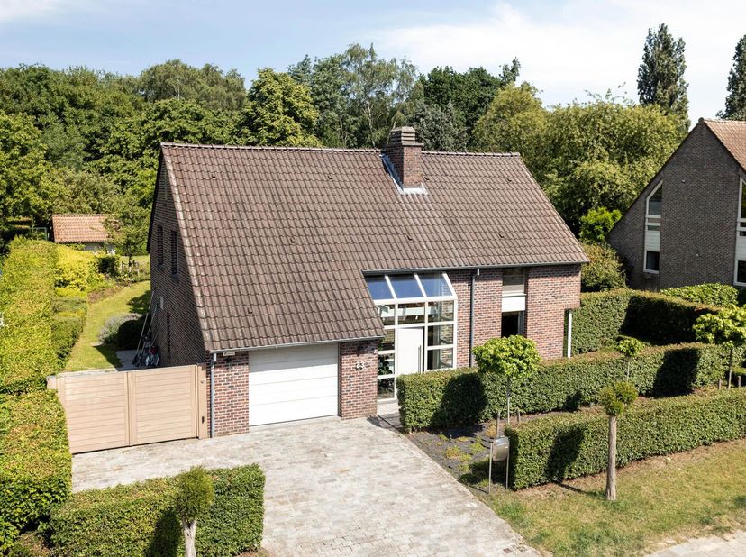 Graag meer weten? Bekijk alle info of plan onmiddellijk je bezoek via https://jesvastgoed.be/eigendommen/janpaulusstraat23<br />
Liever rechtstreeks c