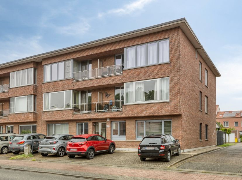 Dit instapklaar appartement is gelegen in de straat Eikevelden in Geel en geniet van een uiterst centrale ligging met de Markt van Geel op wandelafsta