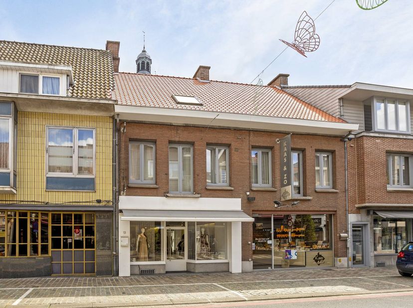 Bien professionnel à vendre à Manestraat 13,
                    8800 Roeselare