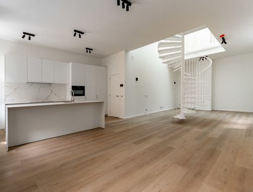                                         Triplex te huur in Brussel, € 2.600
