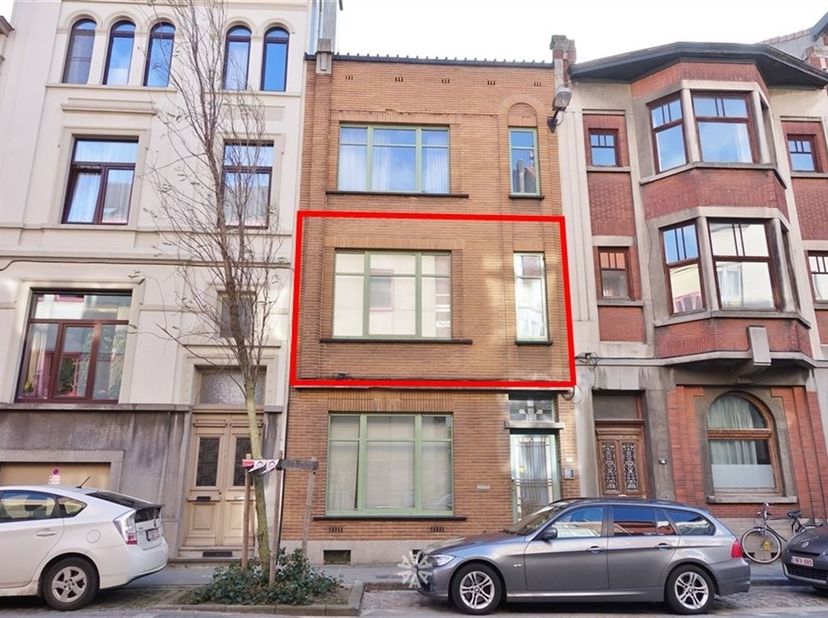 GENT - Kongostraat 20: Op zoek naar een gemeubelde studio te huur in Gent? Dan is dit pand mogelijk iets voor u.<br />
<br />
De troeven in een note