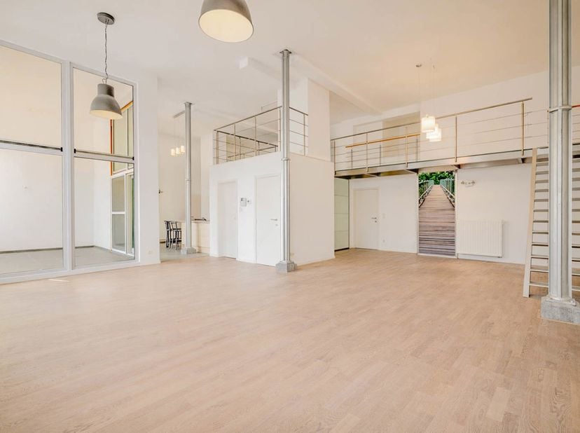In het prachtige renovatieproject Colleghof in de Oude Houtlei in Gent bevindt zich deze karaktervolle herontwikkeling van het voormalige Sint-Amandus
