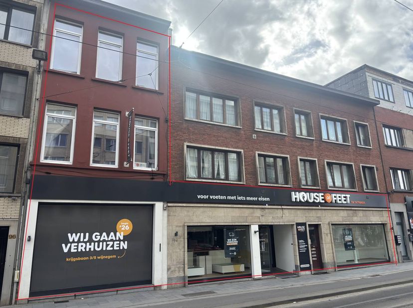 Te koop in Deurne aan de Turnhoutsebaan 92-94 - een handelspand van +-640m² + 120m² aan vloeroppervlakte voor kantoor/stockage centraal gelegen op een