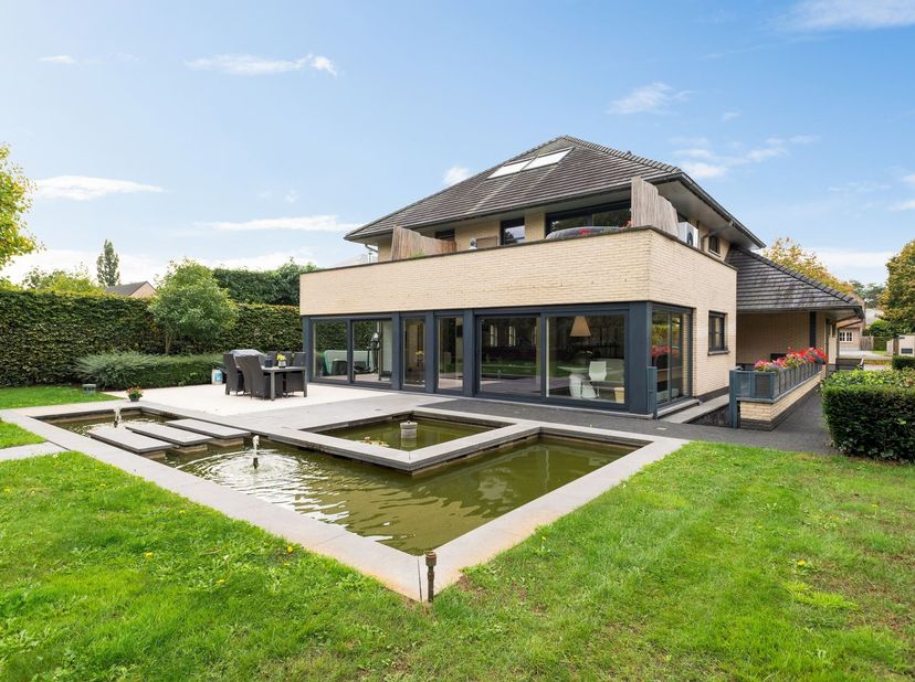 Huis te koop in Bloemaard 5,
                    2930 Brasschaat