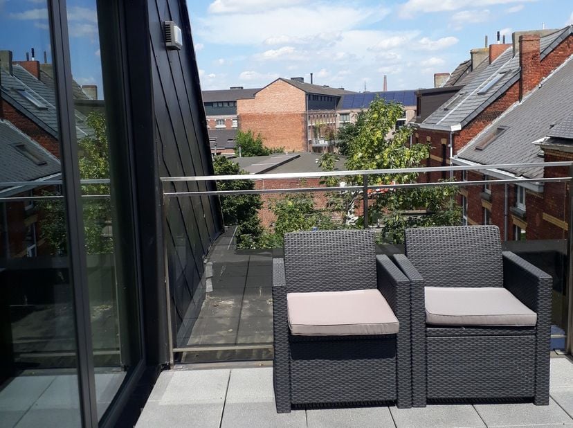 NIEUWBOUW LUXE APPARTEMENTEN IN EEN AANGENAME BUURT <br />
(Lousbergskaai - Visserij )<br />
<br />
BEMEUBELD APPARTEMENT VOOR KORTE en/of LANGE TERMI
