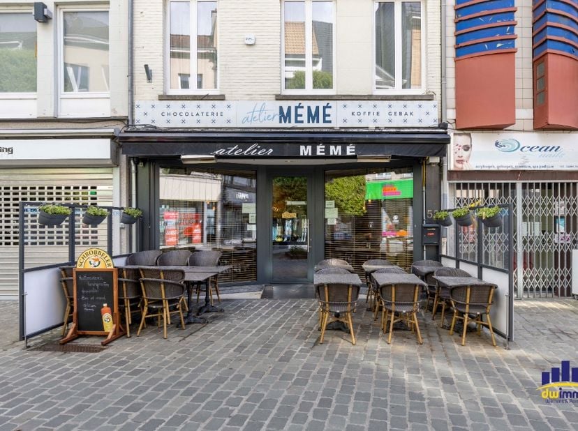 Bien professionnel à remettre
                    à 9300 Aalst