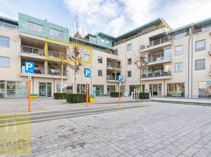Exclusief wonen op een toplocatie in hartje Lommel<br />
Dit prachtig afgewerkt appartement combineert luxe, ruimte en een uitzonderlijke ligging in h