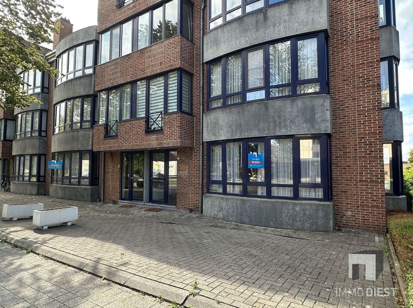 Bedrijfsvastgoed te koop in Commissaris Neyskenslaan 120 bus b,
                    3290 Diest