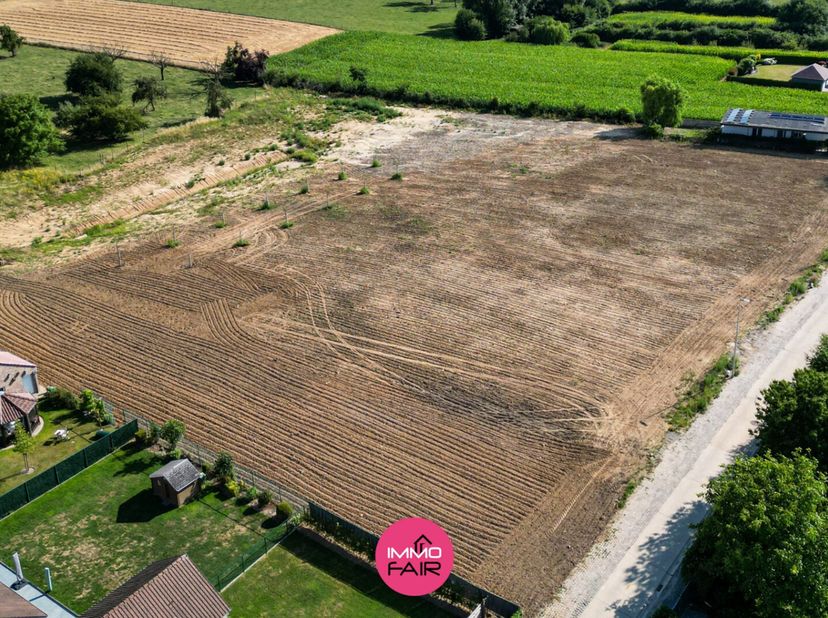 Bouwgrond van 1696 m² voor open bebouwing<br />
Deze bouwgrond bevindt zich in Herderen, een gezellige deelgemeente van Riemst. Van hieruit heb je een