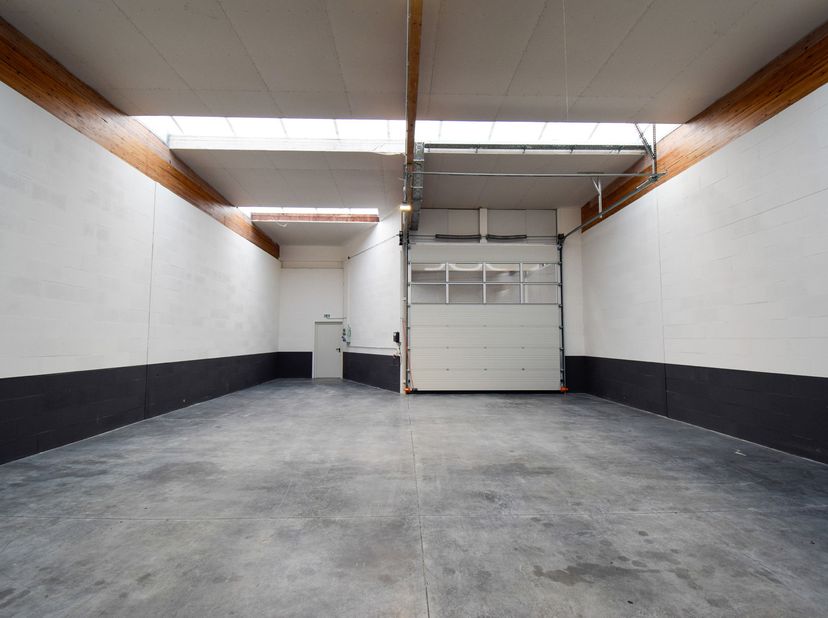 Bien professionnel à louer à Olekenbosstraat 138,
                    8570 Vichte