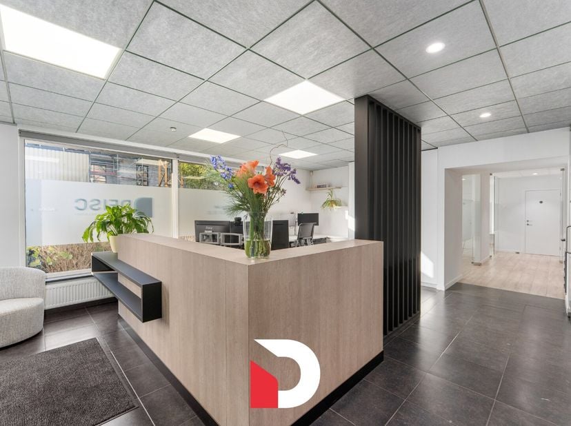 Bien professionnel à vendre
                    à 8000 Brugge