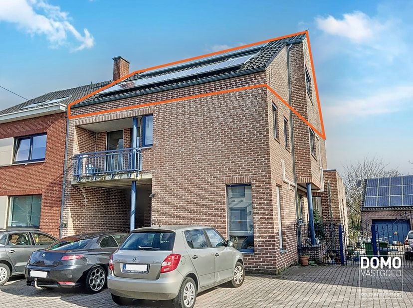 Heeft u interesse? Plan uw bezoek rechtstreeks via onze website www.domovastgoed.be<br />
<br />
Dit gezellige 1 slaapkamer appartement met een opperv