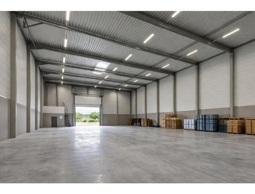                                         Magazijn zonder bureel te huur in Hasselt, € 1.595
