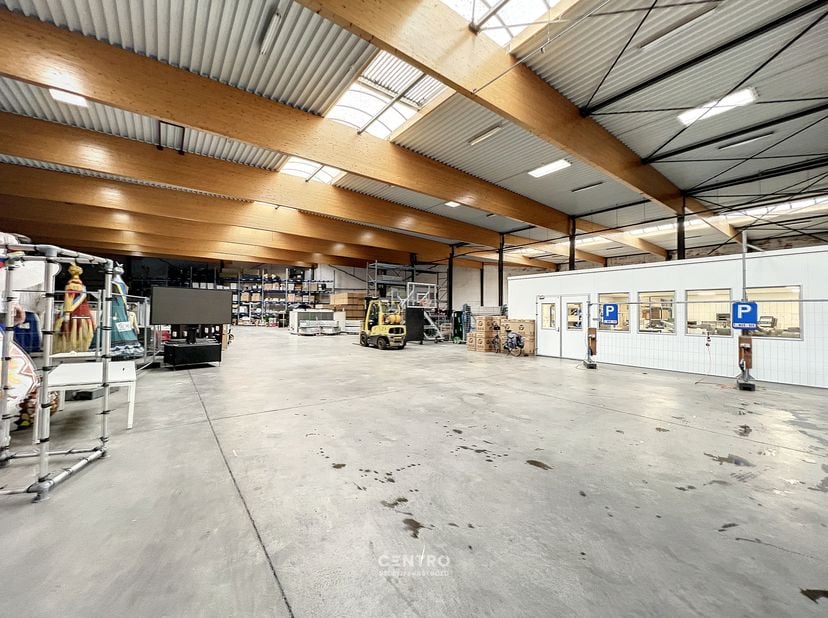 Bien professionnel à louer
                    à 8800 Roeselare