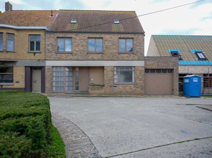 Huis te koop in Markt 15,
                    8647 Lo