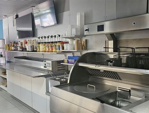                                         Bâtiment commercial à vendre à Mol, € 219.000
