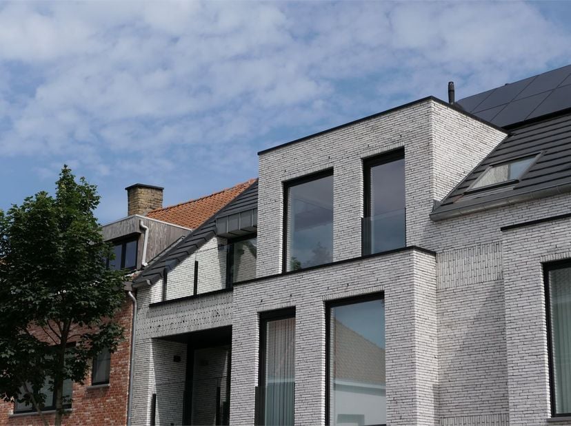 Welkom in dit stijlvolle appartement in centrum Geluwe. Dit appartement biedt alle comfort en moderne voorzieningen die u zich maar kunt wensen.<br />