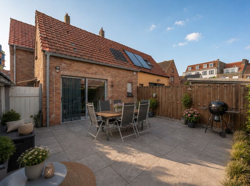 Perfect onderhouden woning rustig en centraal gelegen in het centrum van Heist-aan-Zee, met alle winkels en het station op wandelafstand. Een stevige