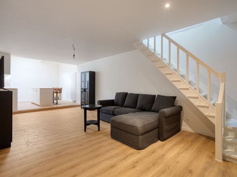 Instapklare, volledig gerenoveerde woning met 3 slaapkamers in het hart van Leuven. Op een uitstekende locatie in de bruisende studentenstad Leuven be