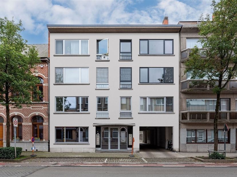 Prachtig instapklaar appartement met 2 slaapkamers en zuidgericht terras in Lier!<br />
Ligging<br />
Dit instapklare appartement is gelegen binnen de