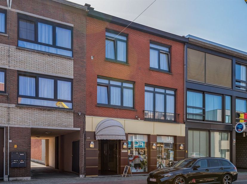 Commerciële ruimte met magazijn en tuin op toplocatie in Brasschaat <br />
Bent u op zoek naar een veelzijdige commerciële ruimte op een uitstekende l
