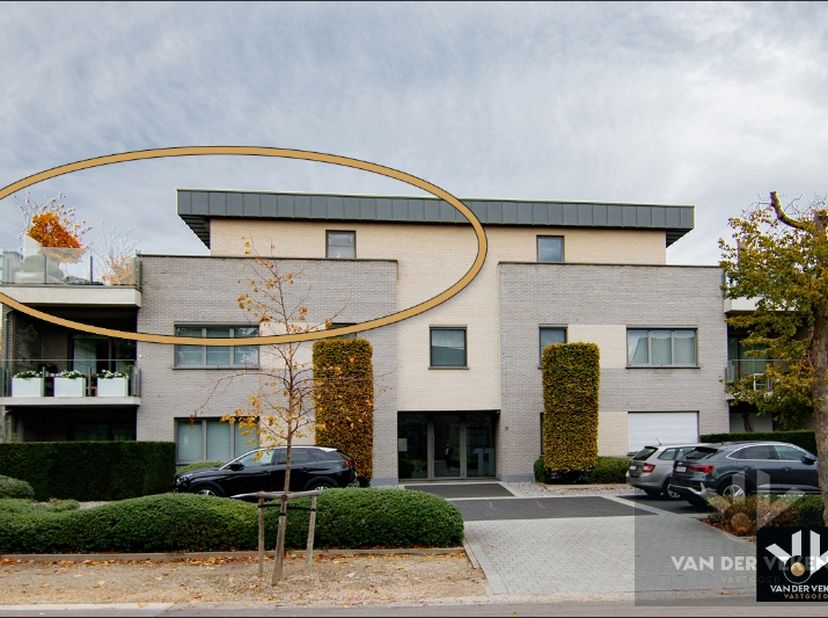 Investeringsappartement :&amp;nbsp;<br />
<br />
Huidige eigenaars zonder kinderen wensen hun appartement te verkopen en zelf terug te huren (&amp;nbsp; Lange