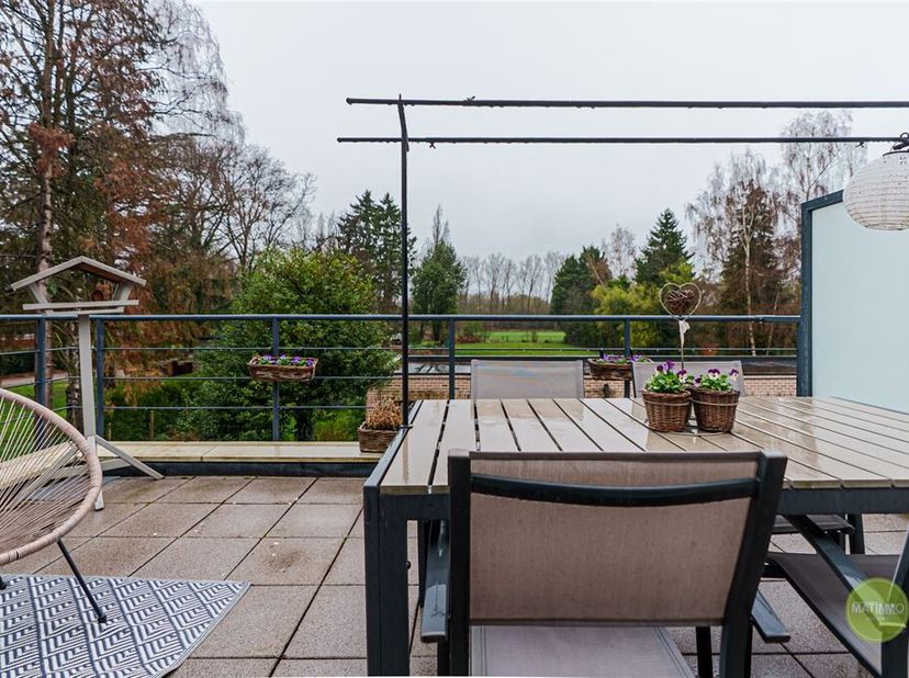 Appartement économe en énergie avec terrasse et garage box situé à Meerhout<br />
Cet appartement moderne de 65m² (2006) est situé dans un complexe ré