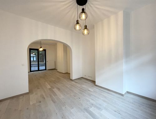                                         Woning te huur in Sint-Pieters-Woluwe, € 2.600
