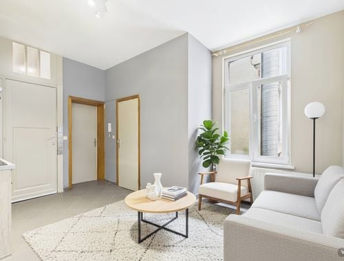                                         Appartement te huur in Brussel, € 800
