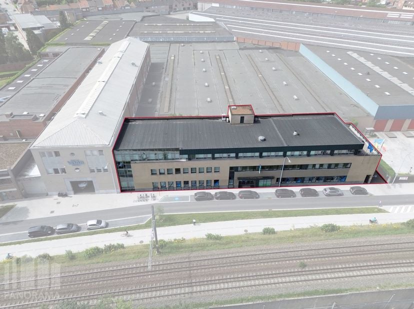 Bien professionnel à vendre
                    à 8800 Roeselare