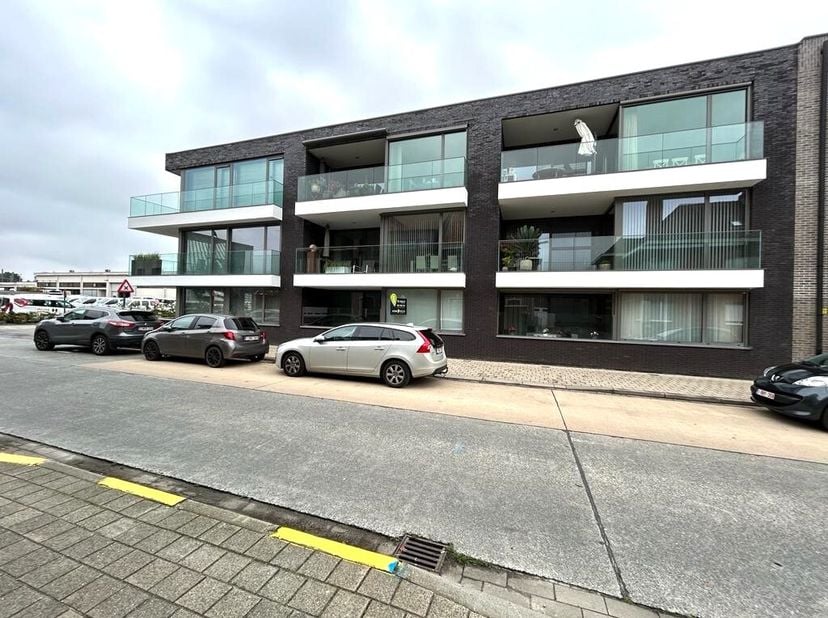 BEZOEK AANVRAGEN ENKEL MOGELIJK VIA VOLGENDE LINK: https://verlinden.mijnhuurprofiel.be/property/2b5e3afe-9ba0-483e-aec9-4f07e04bdb0e<br />
Dit gelijk