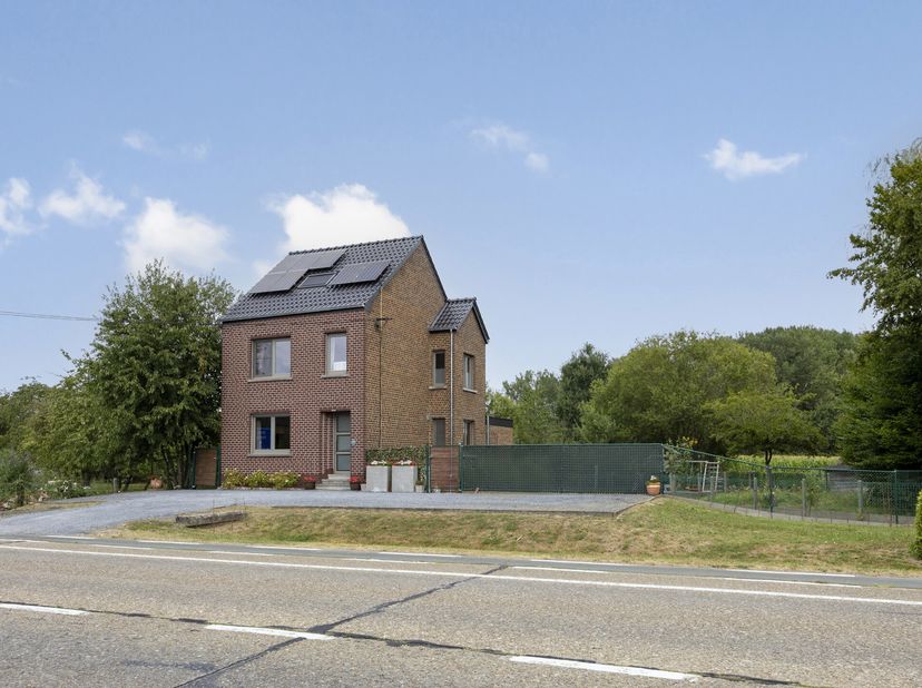 Voor verdere info of een vrijblijvende waardebepaling van uw eigendom: jordi.broes@homixx.be of 016 19 93 40.<br />
In een zeer strategisch gelegen le