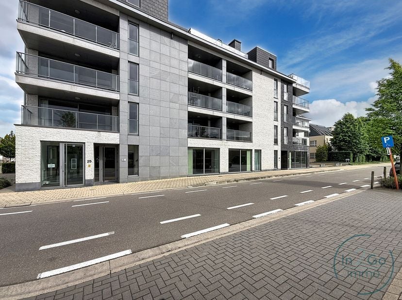 Dit recente en energiezuinige appartement in Aarschot combineert comfort, licht en een uitstekende ligging. Je woont hier op een strategische locatie,