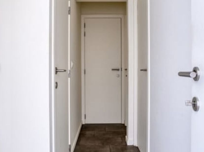 Super leuk appartementje te Gent. Epc b, elektriciteit conform en asbestvrij. 2 slpk. Opp 72m .Groot terras wordt vernieuwd in 2027<br />
Ki 600. Sind